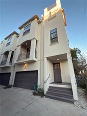 5640 Larkin Street, Houston, TX 77007
