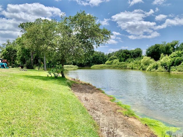 2015 WRANGLER DRIVE, Brandon, FL 33511
