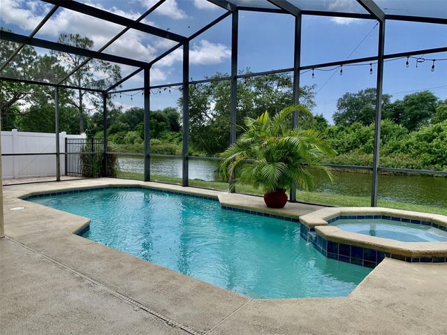 2015 WRANGLER DRIVE, Brandon, FL 33511