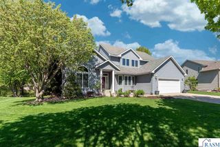 2153 Peregrine Lane, North Mankato, MN 56003
