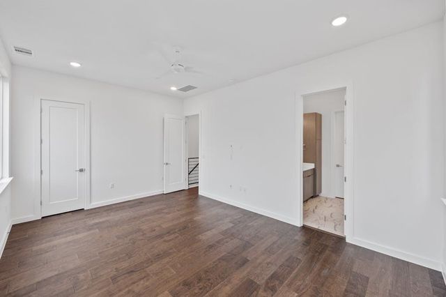 6823 Wolfcreek PASS 6, Austin, TX 78749