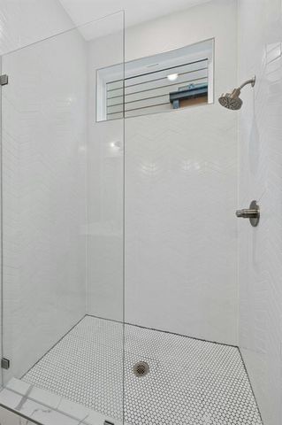 6823 Wolfcreek PASS 6, Austin, TX 78749