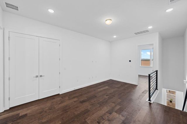 6823 Wolfcreek PASS 6, Austin, TX 78749