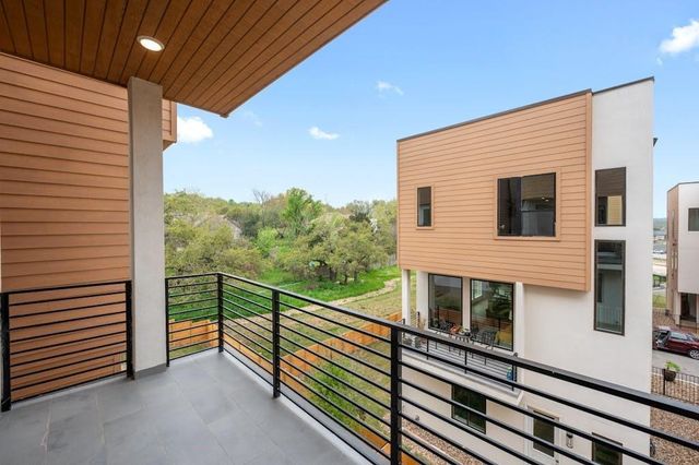 6823 Wolfcreek PASS 6, Austin, TX 78749