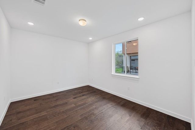 6823 Wolfcreek PASS 6, Austin, TX 78749