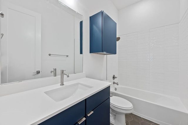 6823 Wolfcreek PASS 6, Austin, TX 78749