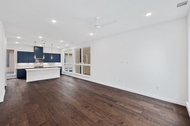 6823 Wolfcreek PASS 6, Austin, TX 78749