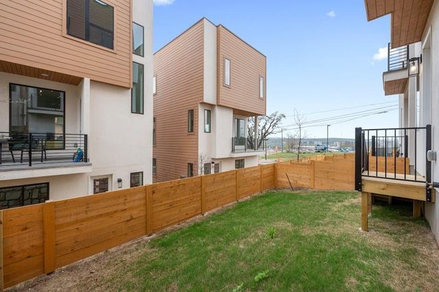 6823 Wolfcreek PASS 6, Austin, TX 78749