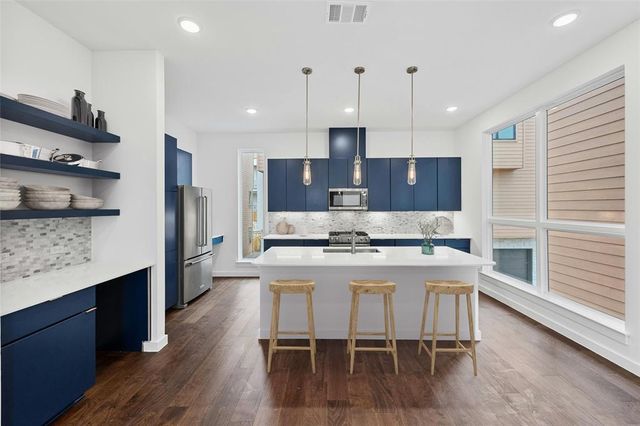 6823 Wolfcreek PASS 6, Austin, TX 78749