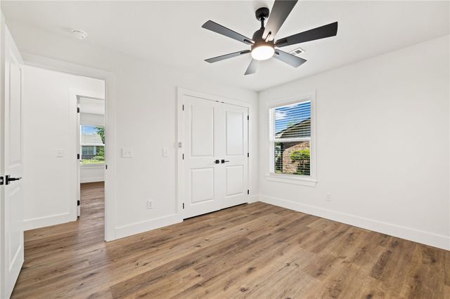 917 S 15th Street, Rogers, AR 72758