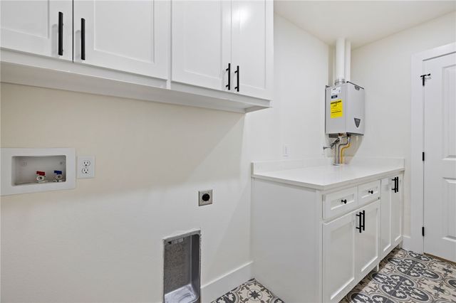 917 S 15th Street, Rogers, AR 72758