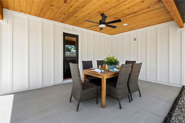917 S 15th Street, Rogers, AR 72758