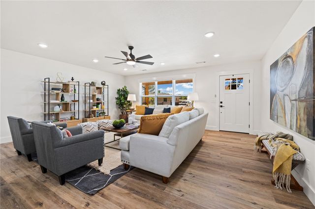 917 S 15th Street, Rogers, AR 72758