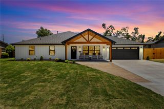 917 S 15th Street, Rogers, AR 72758