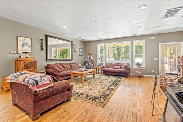 15922 Green Springs Highway, Ashland, OR 97520