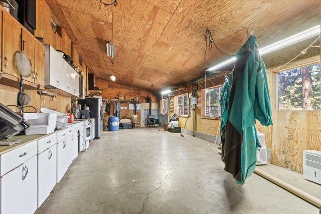 15922 Green Springs Highway, Ashland, OR 97520