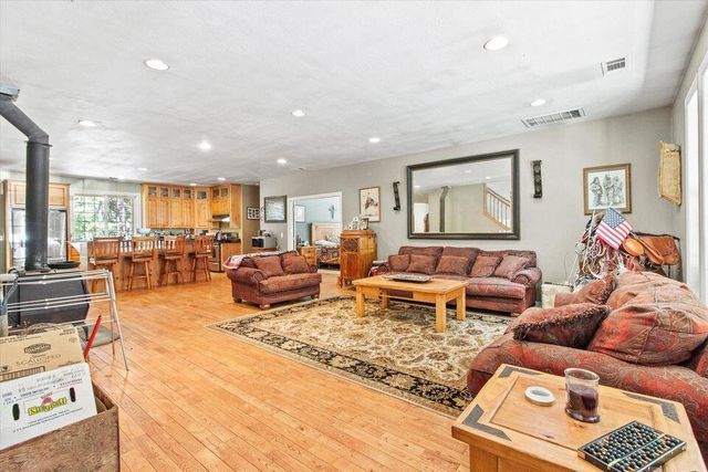 15922 Green Springs Highway, Ashland, OR 97520