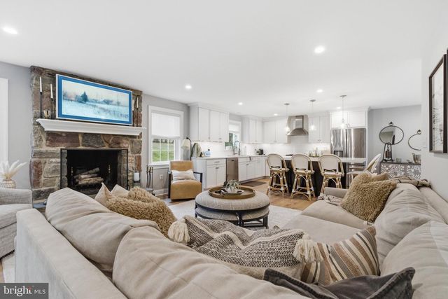 310 CRUM CREEK LN, Newtown Square, PA 19073