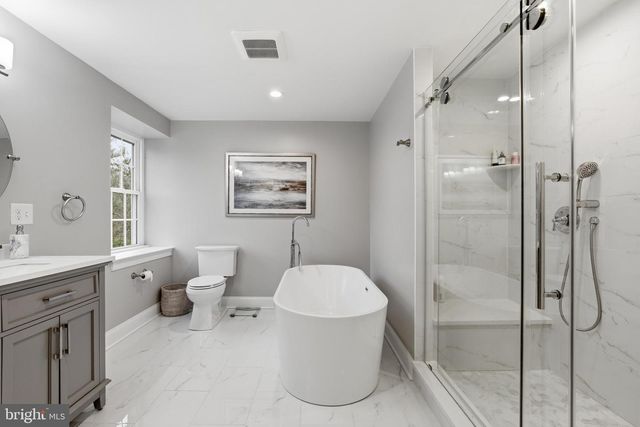 310 CRUM CREEK LN, Newtown Square, PA 19073