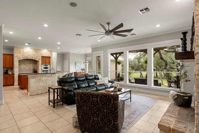 103 Horseshoe DR, Dripping Springs, TX 78620