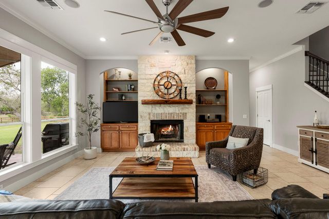103 Horseshoe DR, Dripping Springs, TX 78620