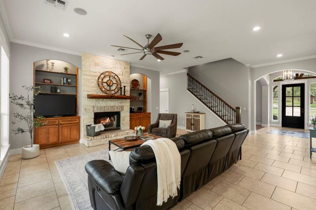 103 Horseshoe DR, Dripping Springs, TX 78620