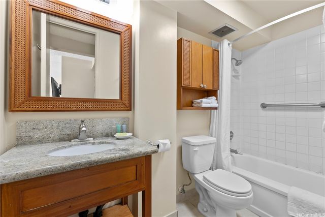 2427 Kuhio Avenue 1705, Honolulu, HI 96815