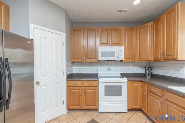 9325 Salix Grove Ln, Chesterfield, VA 23832