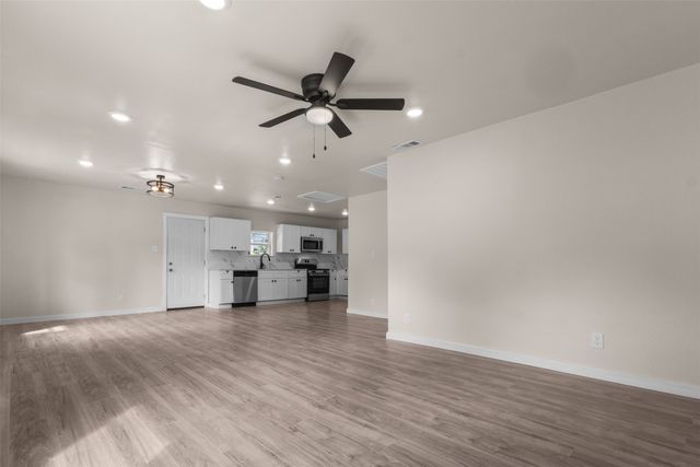 4318 Jamaica Street, Dallas, TX 75210