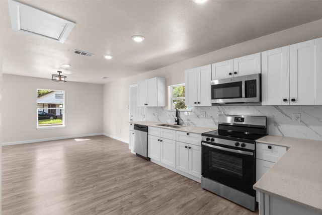 4318 Jamaica Street, Dallas, TX 75210