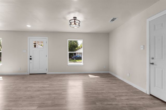 4318 Jamaica Street, Dallas, TX 75210