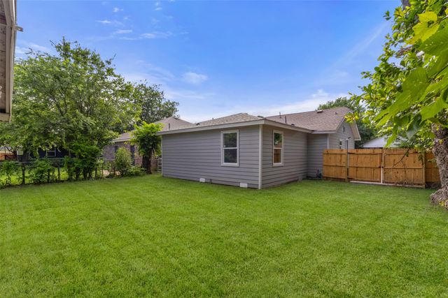 4318 Jamaica Street, Dallas, TX 75210