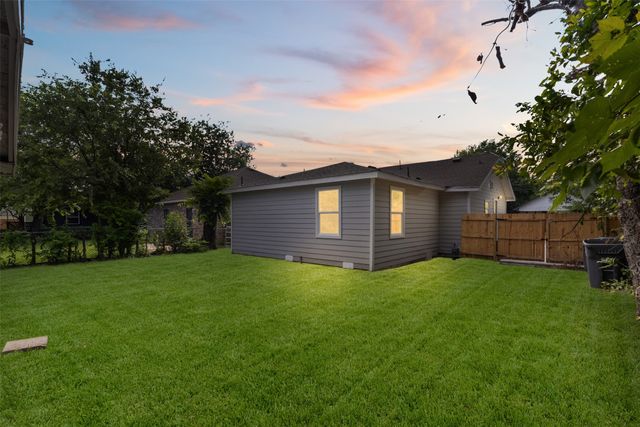 4318 Jamaica Street, Dallas, TX 75210