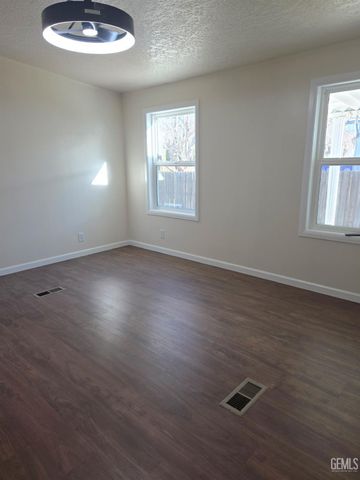 1824 Curran, Lake Isabella, CA 93240