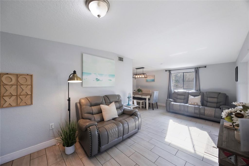 Image 2 of property listing at 9169 ROBIN ROAD, Seminole, FL 33777