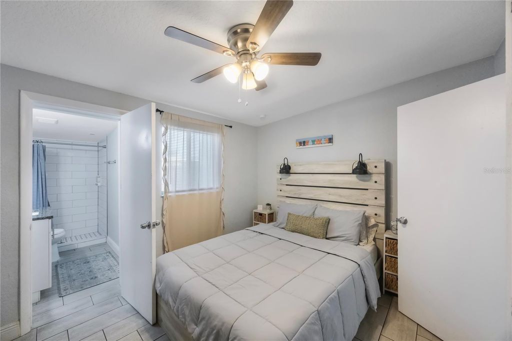 Image 14 of property listing at 9169 ROBIN ROAD, Seminole, FL 33777