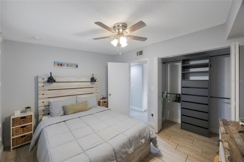 Image 15 of property listing at 9169 ROBIN ROAD, Seminole, FL 33777