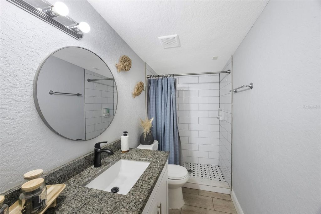 Image 16 of property listing at 9169 ROBIN ROAD, Seminole, FL 33777