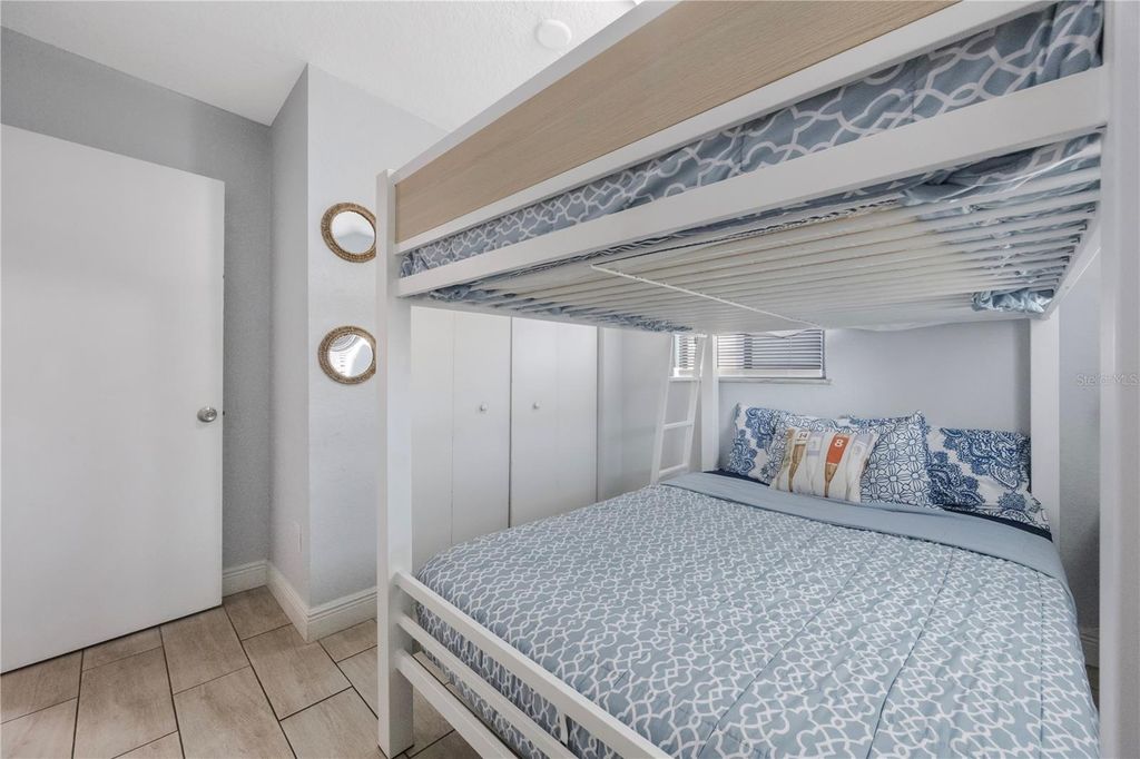 Image 19 of property listing at 9169 ROBIN ROAD, Seminole, FL 33777