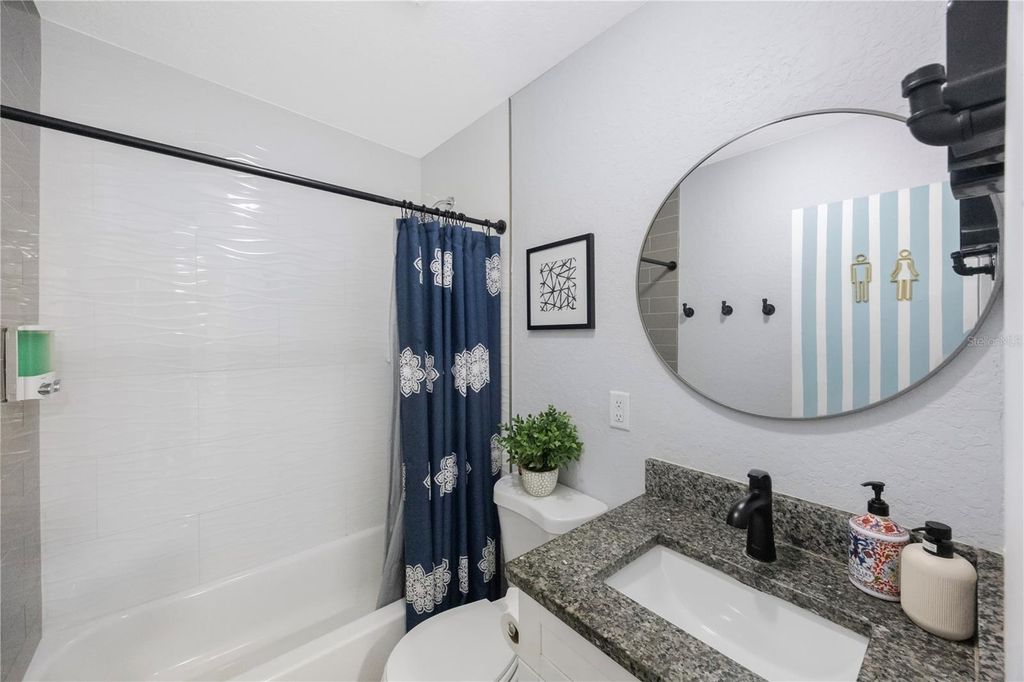 Image 20 of property listing at 9169 ROBIN ROAD, Seminole, FL 33777