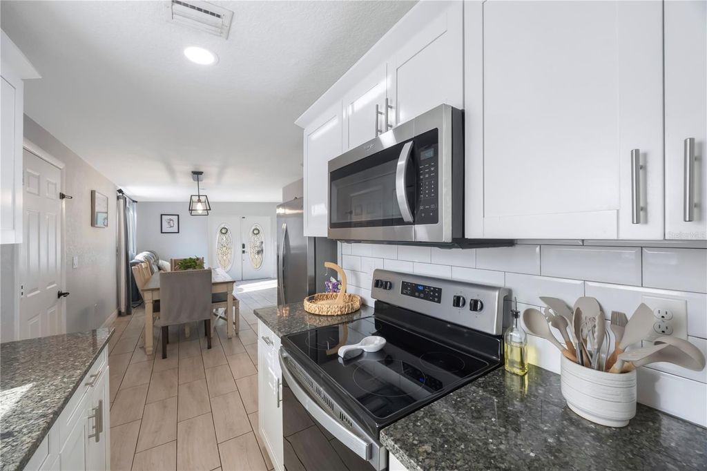 Image 7 of property listing at 9169 ROBIN ROAD, Seminole, FL 33777