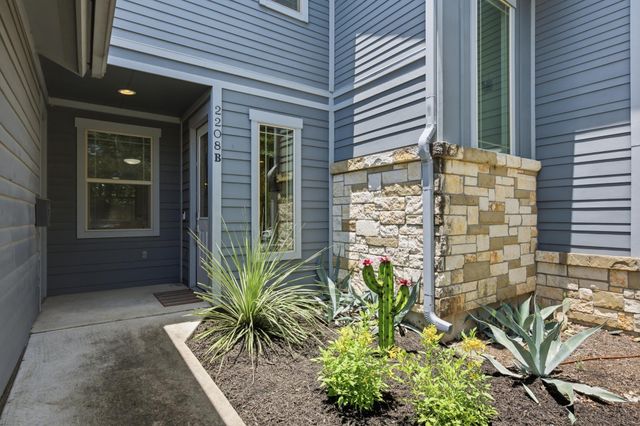 2208 Schriber ST B, Austin, TX 78704