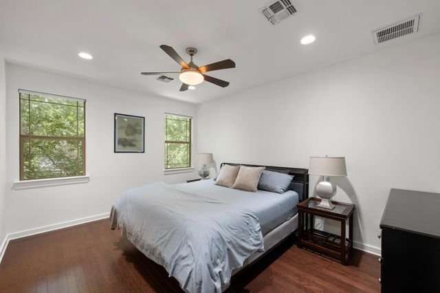 2208 Schriber ST B, Austin, TX 78704
