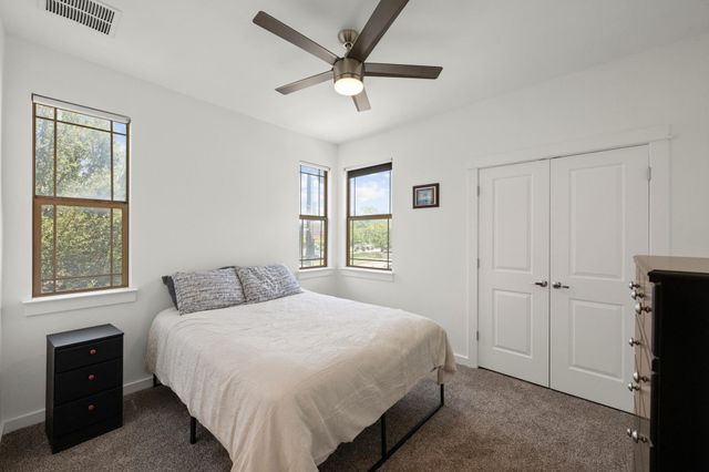 2208 Schriber ST B, Austin, TX 78704