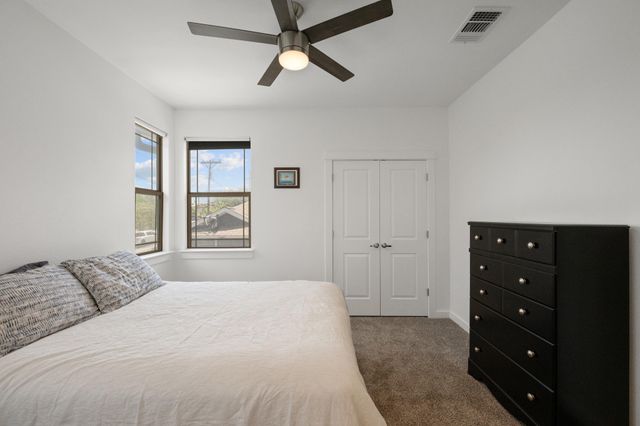 2208 Schriber ST B, Austin, TX 78704