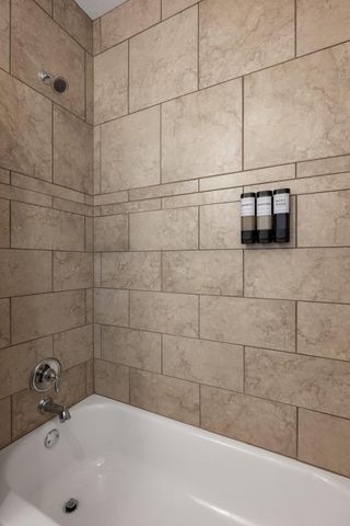 2208 Schriber ST B, Austin, TX 78704