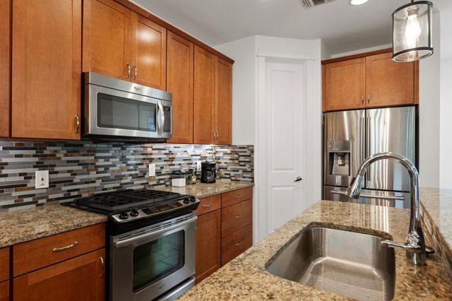 2208 Schriber ST B, Austin, TX 78704