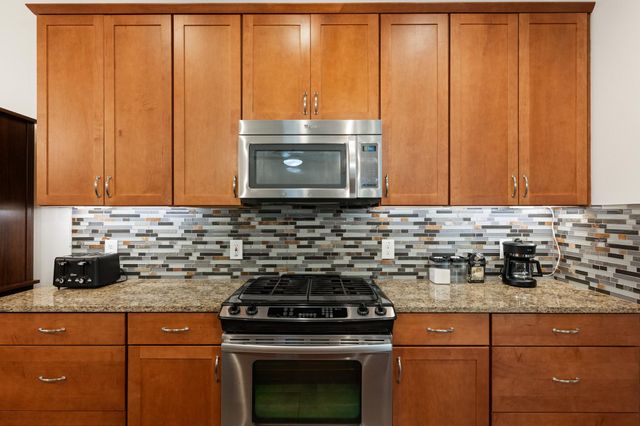 2208 Schriber ST B, Austin, TX 78704