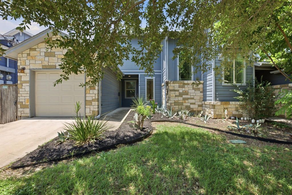 2208 Schriber ST B, Austin, TX 78704