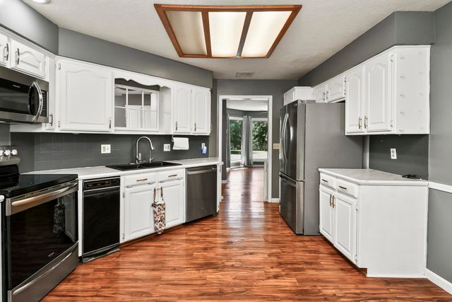 3351 W Driftwood Court, Springfield, MO 65807